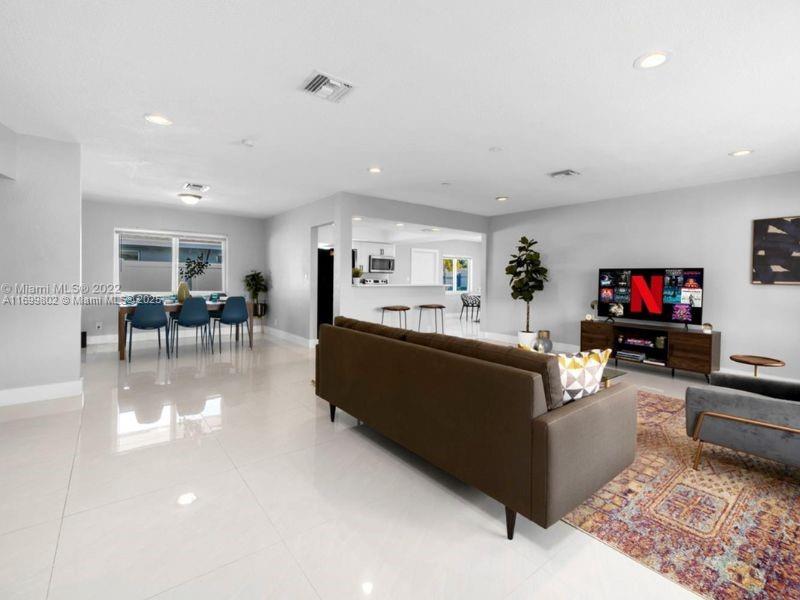 2900 NW 9th Ave