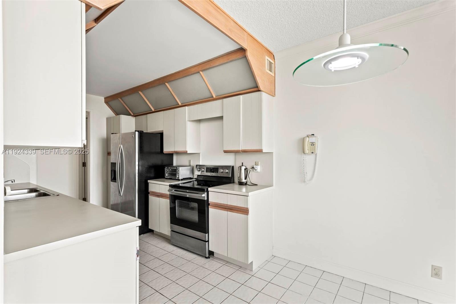 MARINA TOWER CONDO - Residential