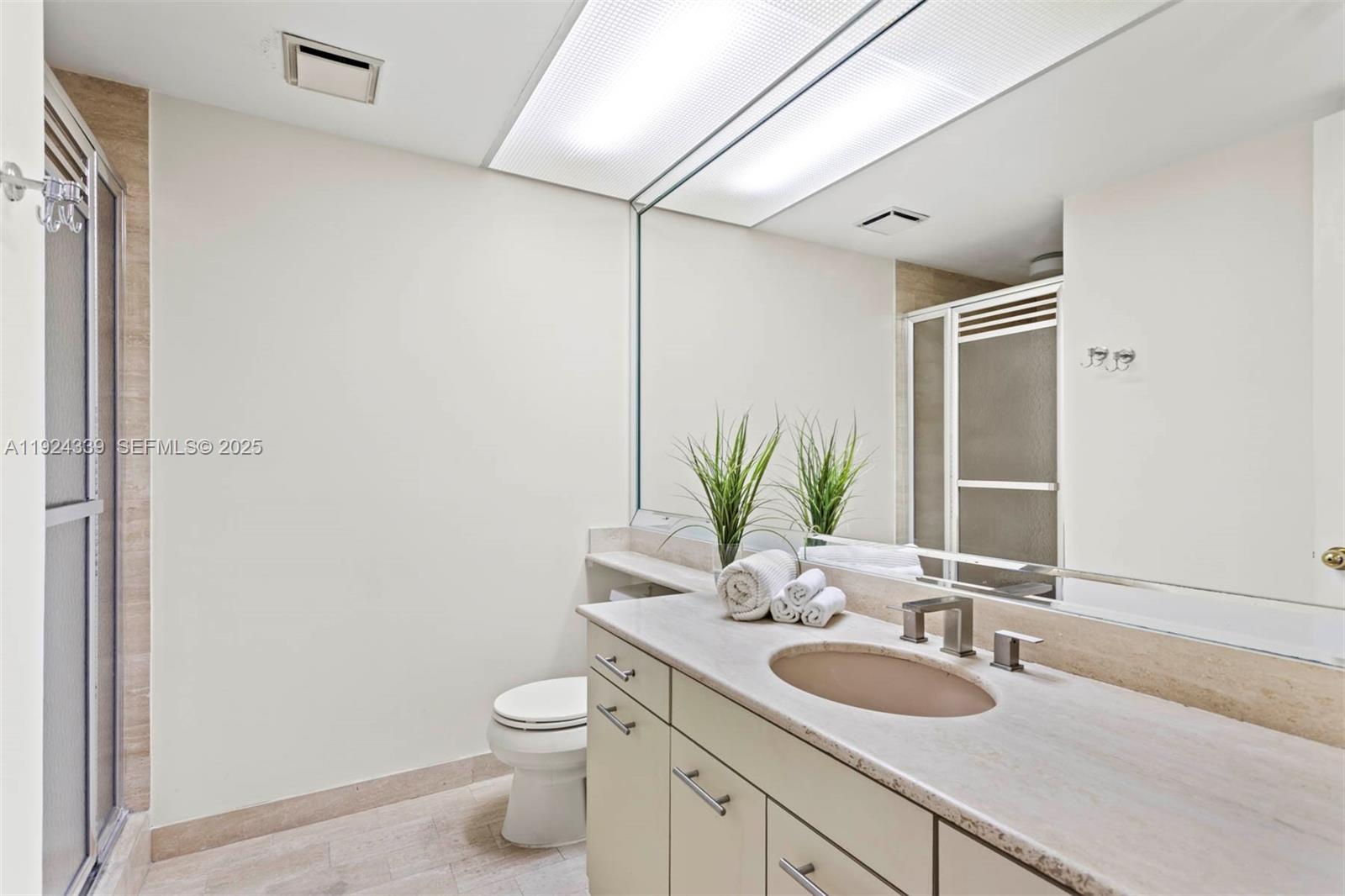 MARINA TOWER CONDO - Residential