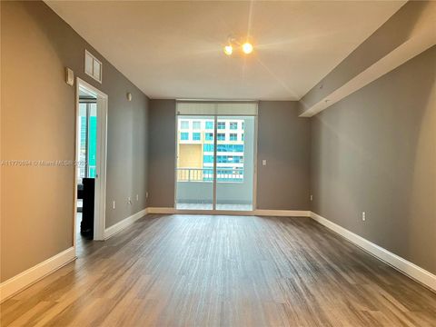 170 SE 14th St 1405 Miami FL 33131