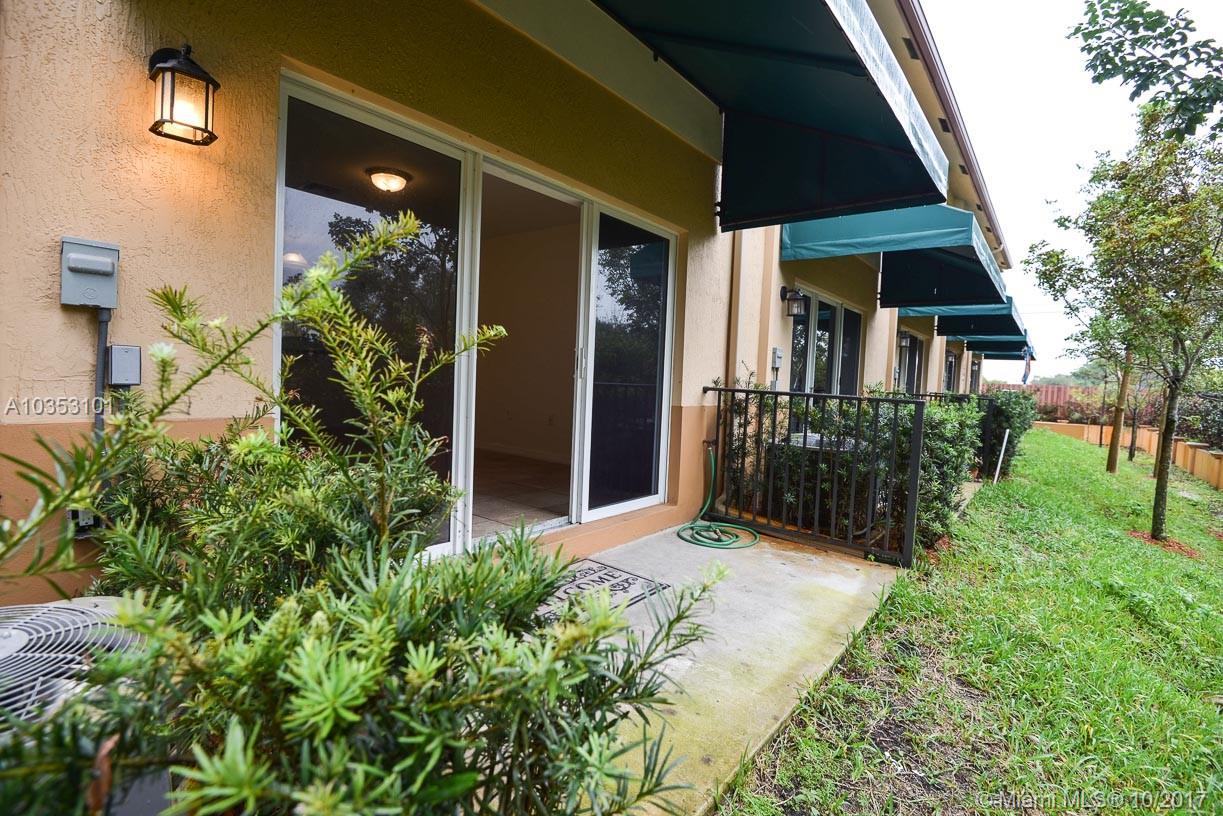 OAK LANDING TOWNHOMES - Residential Lease