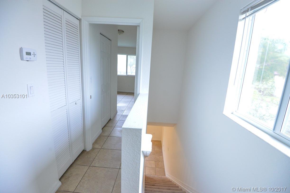 OAK LANDING TOWNHOMES - Residential Lease