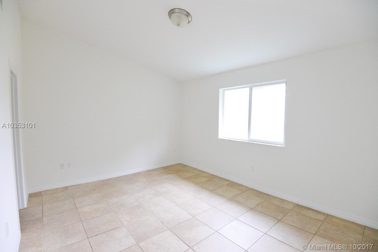 OAK LANDING TOWNHOMES - Residential Lease