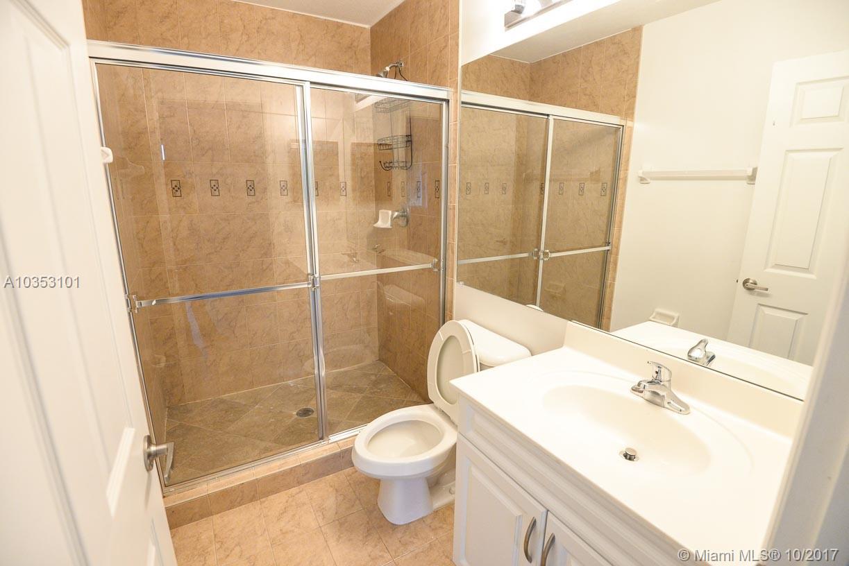 OAK LANDING TOWNHOMES - Residential Lease