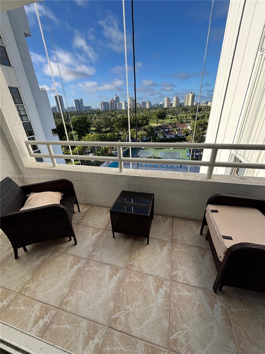 DELVISTA TOWERS CONDO TOW - Residential