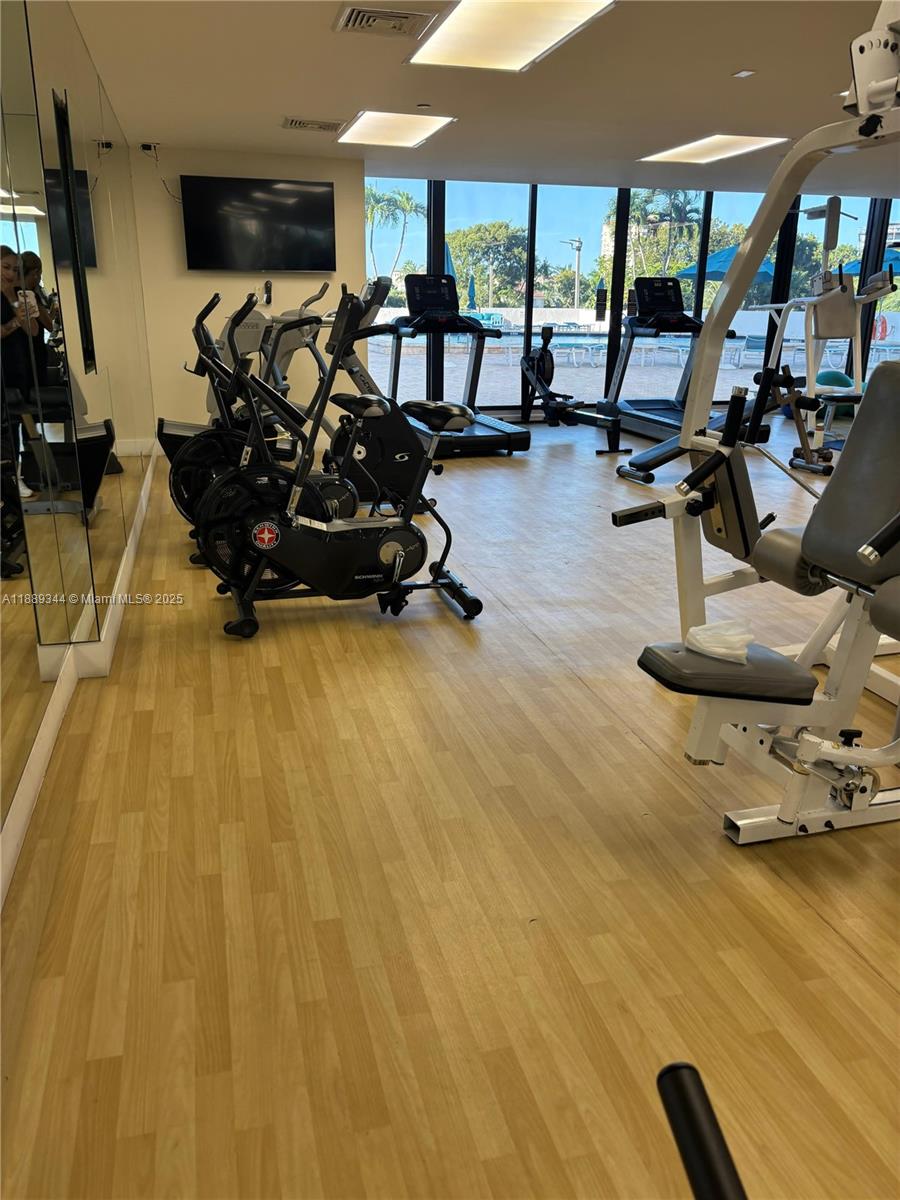 DELVISTA TOWERS CONDO TOW - Residential