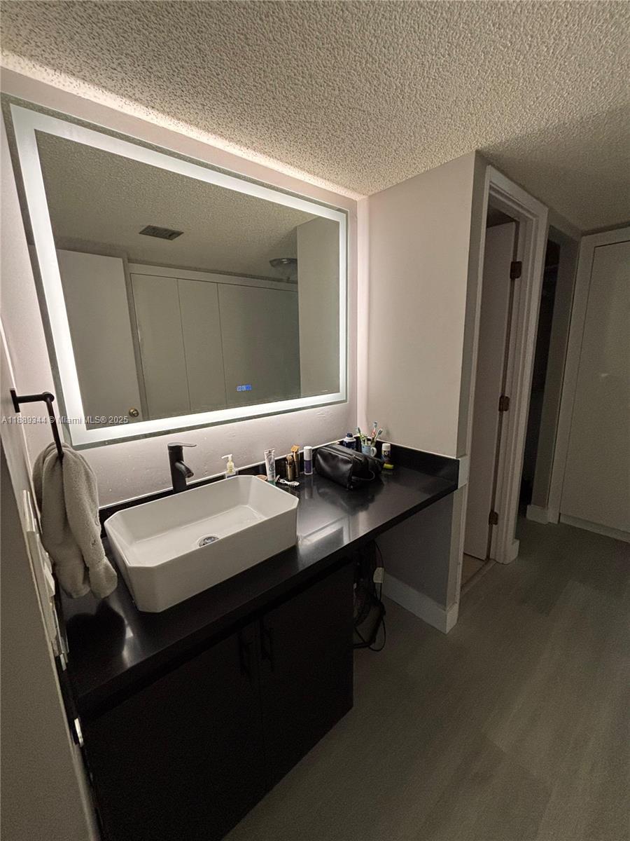 DELVISTA TOWERS CONDO TOW - Residential