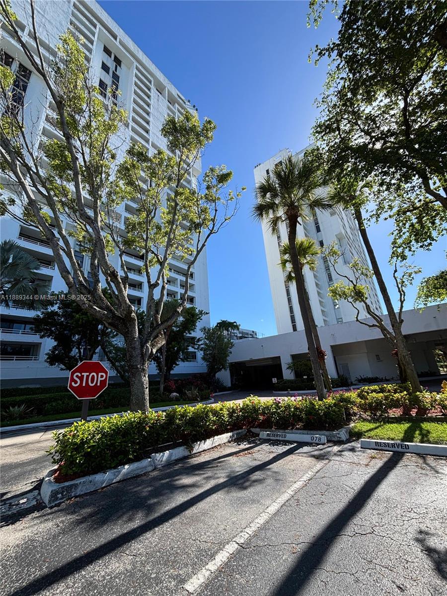 DELVISTA TOWERS CONDO TOW - Residential