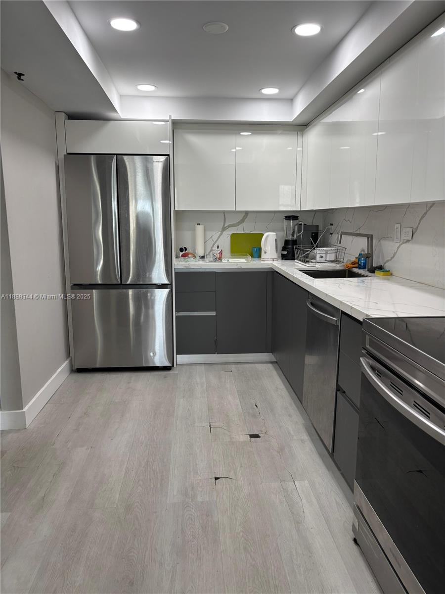 DELVISTA TOWERS CONDO TOW - Residential