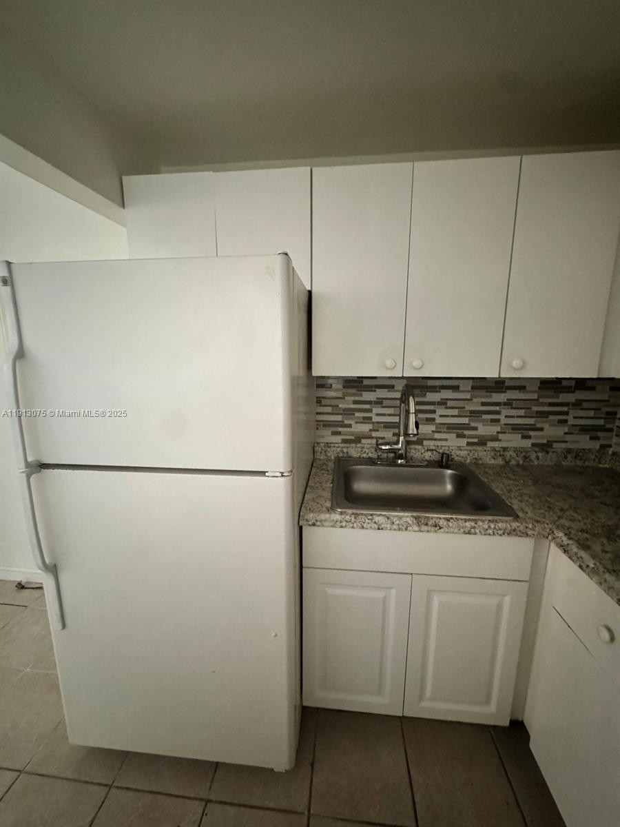 THE KENSINGTON CONDO - Residential Lease