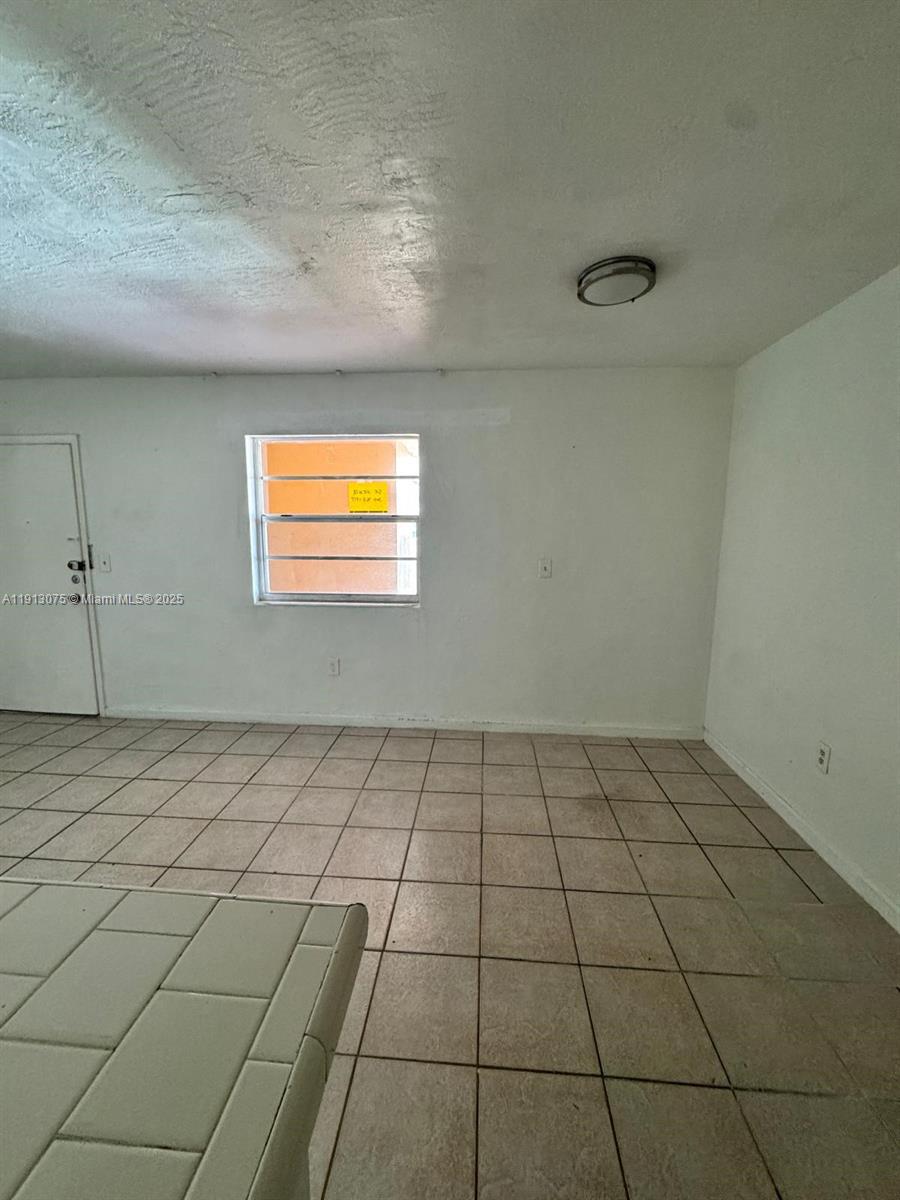 THE KENSINGTON CONDO - Residential Lease