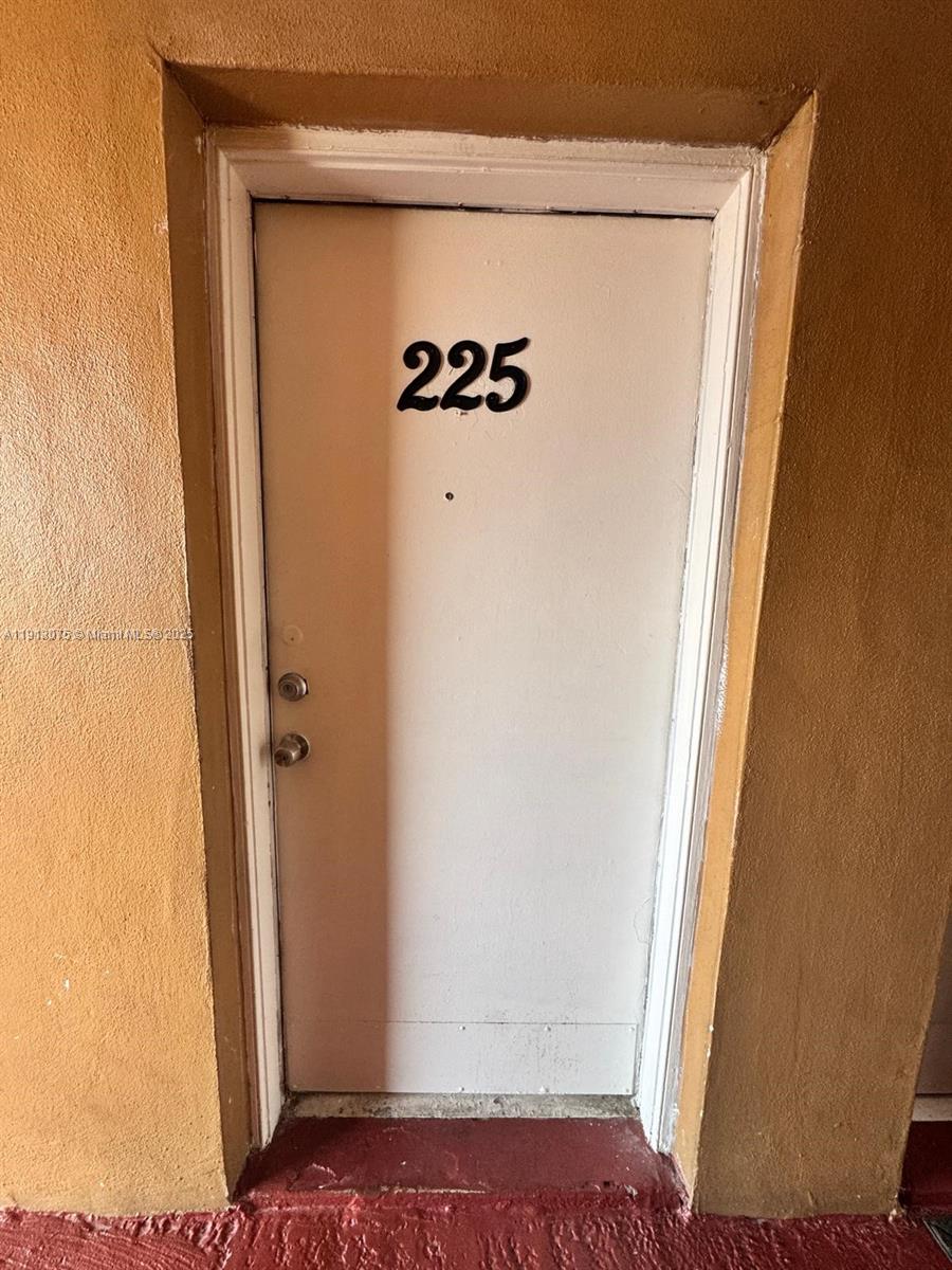 THE KENSINGTON CONDO - Residential Lease