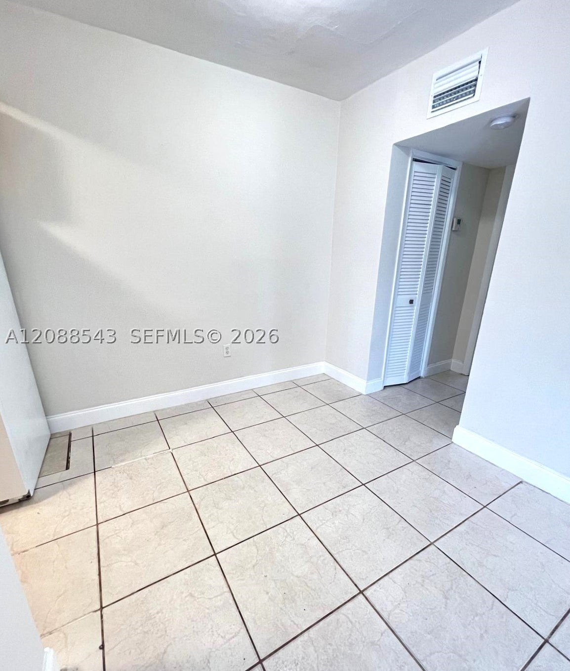 8271 Crespi Blvd 2