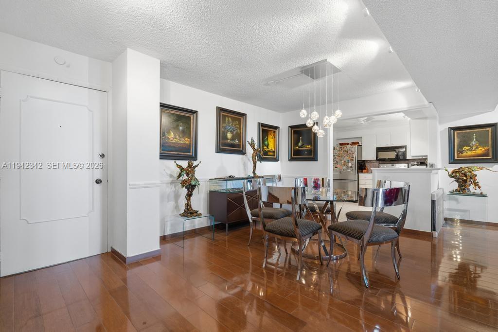 VENETIAN - Residential