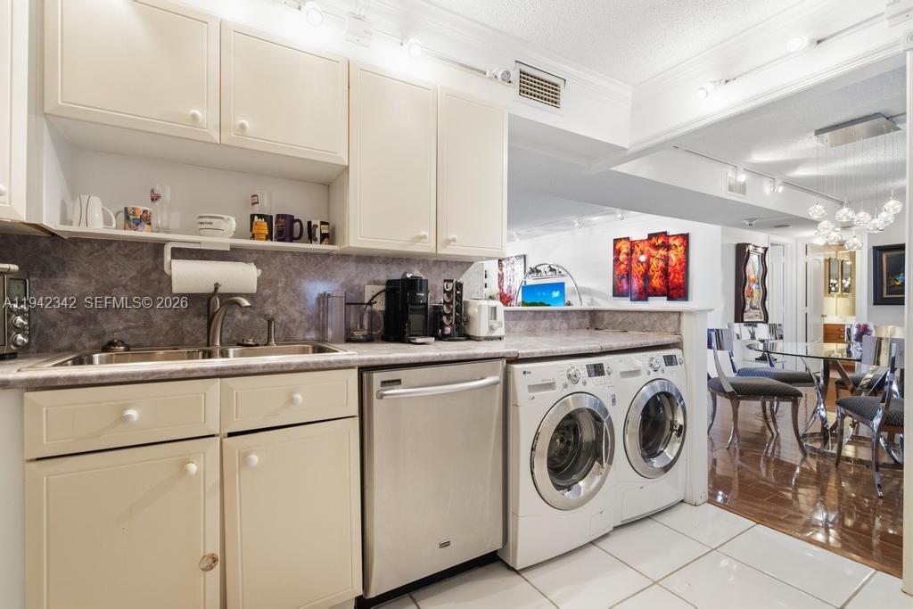 VENETIAN - Residential