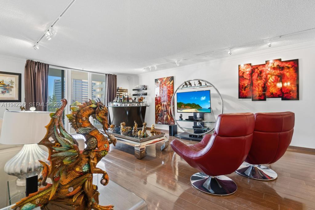 VENETIAN - Residential