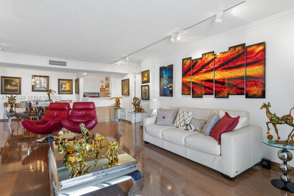 VENETIAN - Residential