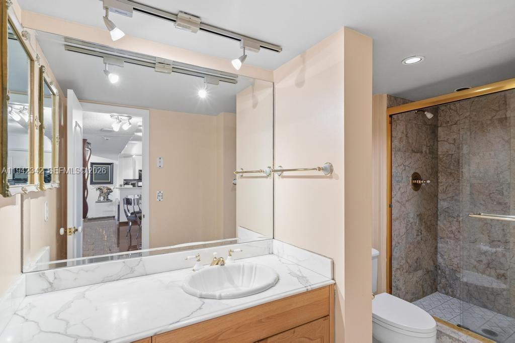 VENETIAN - Residential