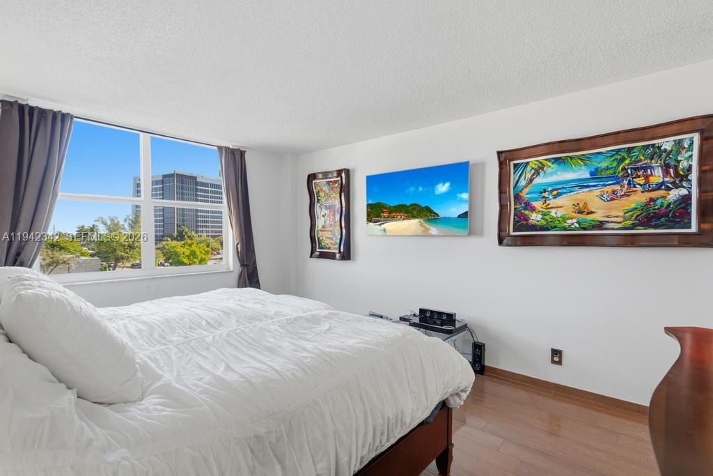 VENETIAN - Residential