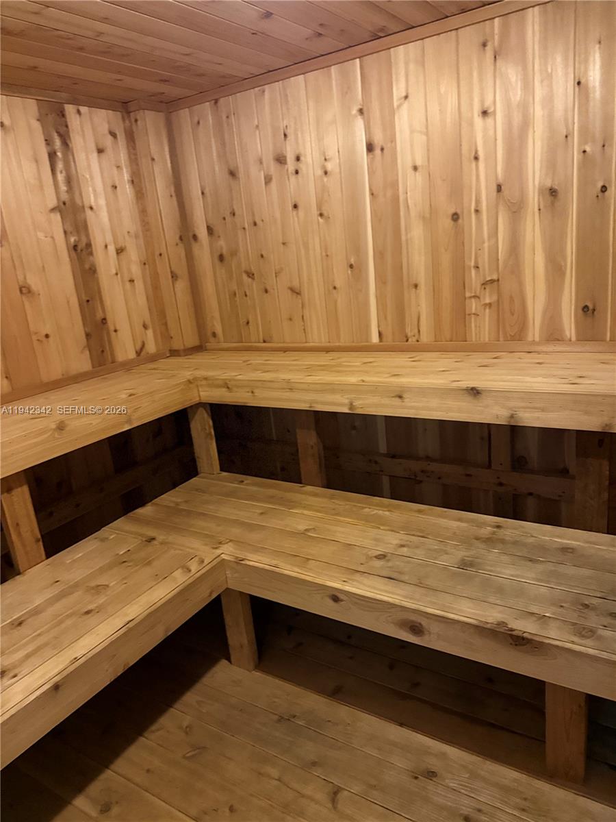 VENETIAN - Residential