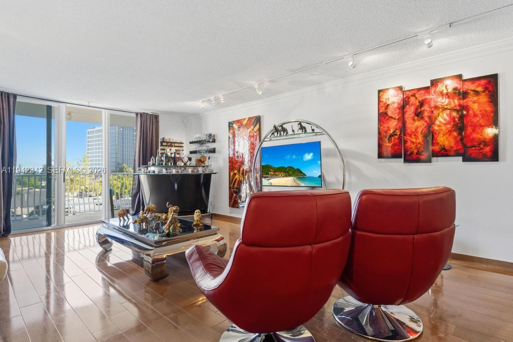 VENETIAN - Residential