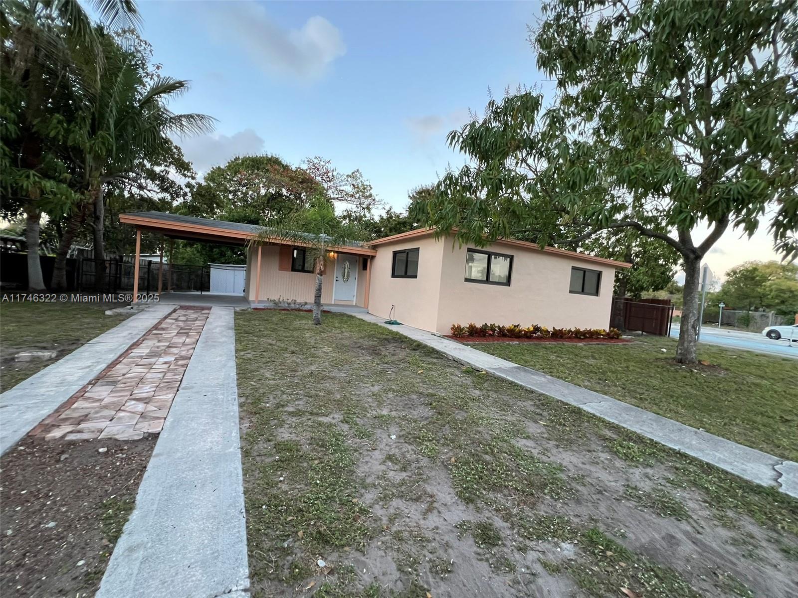285 NE 43rd St