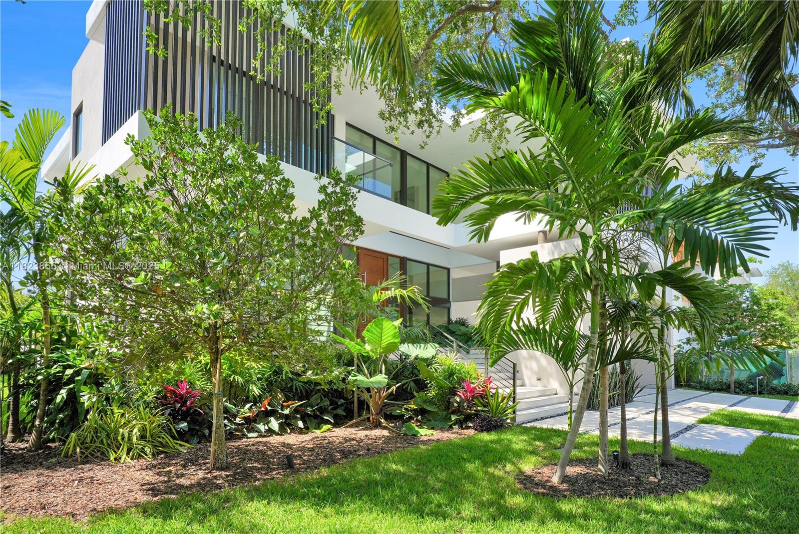 TROPICAL ISLE HOMES SUB 4 - Residential Lease