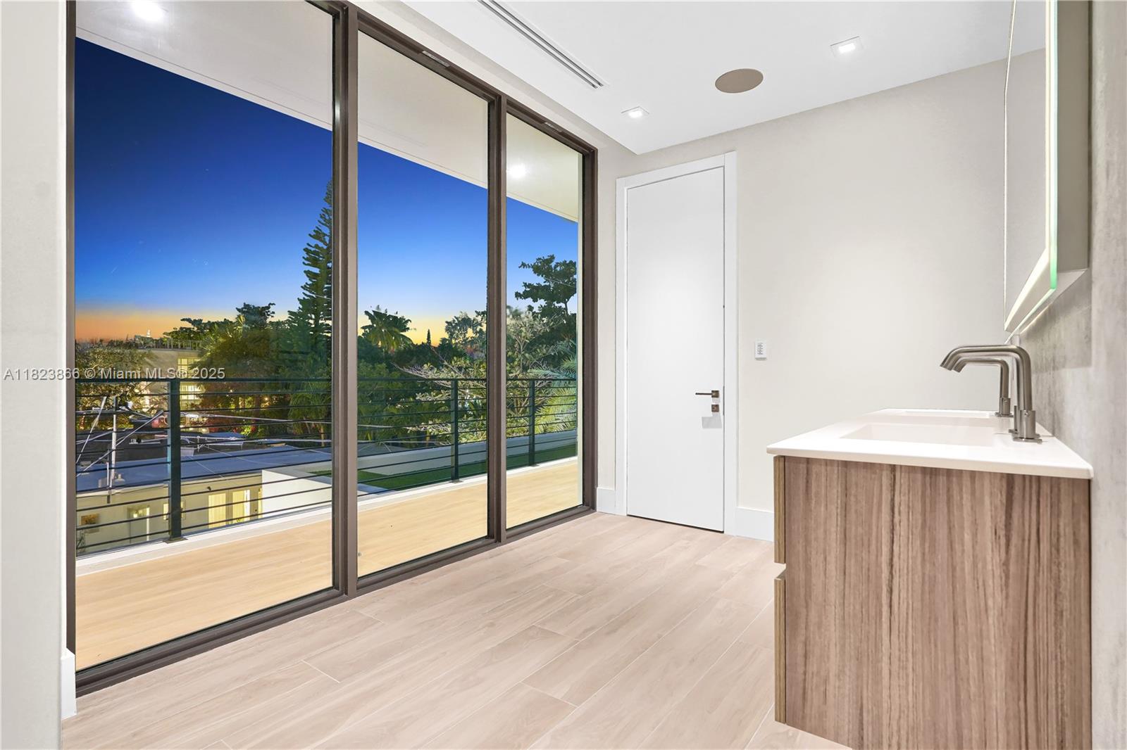 TROPICAL ISLE HOMES SUB 4 - Residential Lease