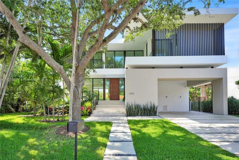 100 Hampton Ln Key Biscayne FL 33149