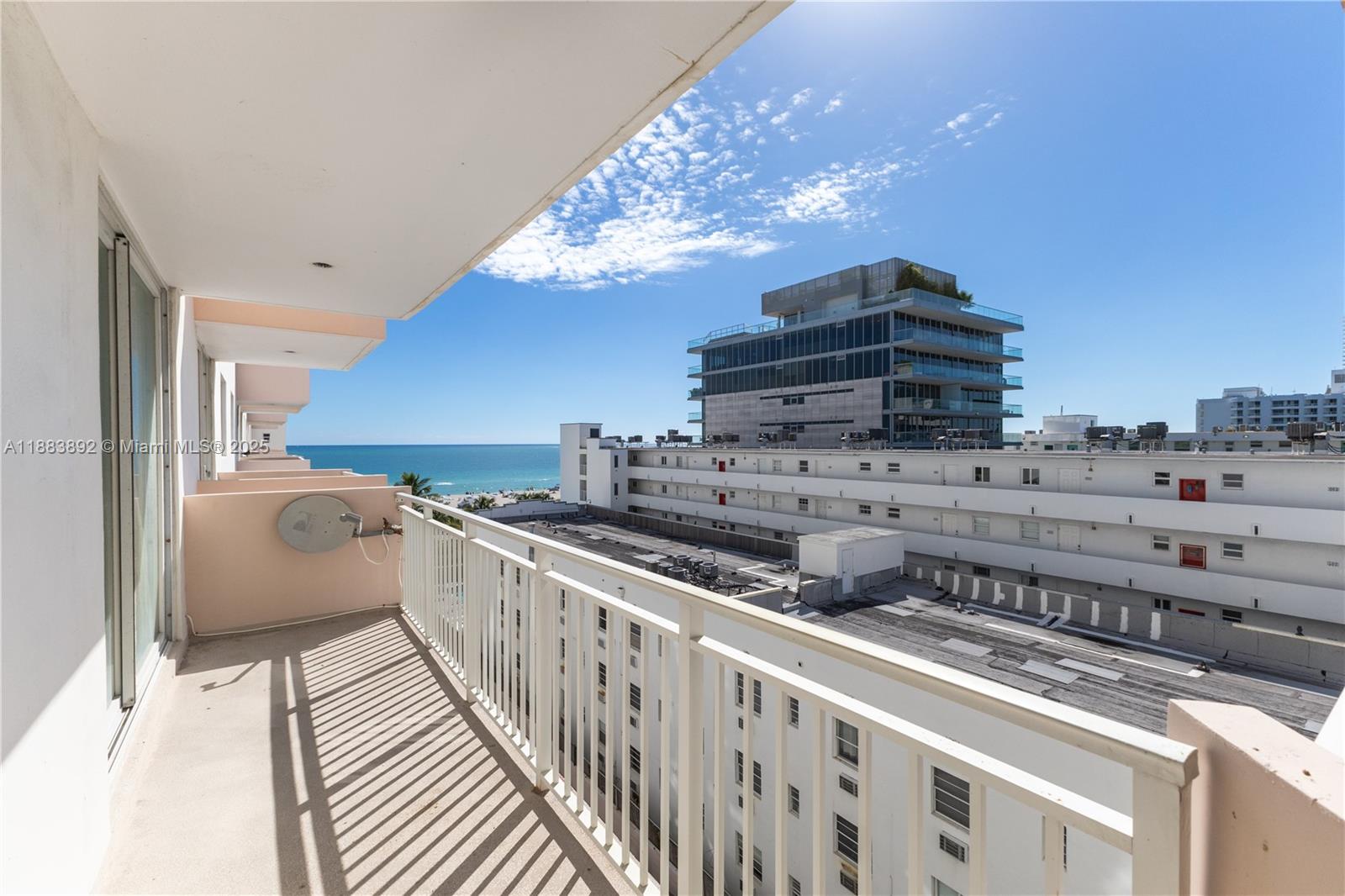 345 Ocean Dr 707