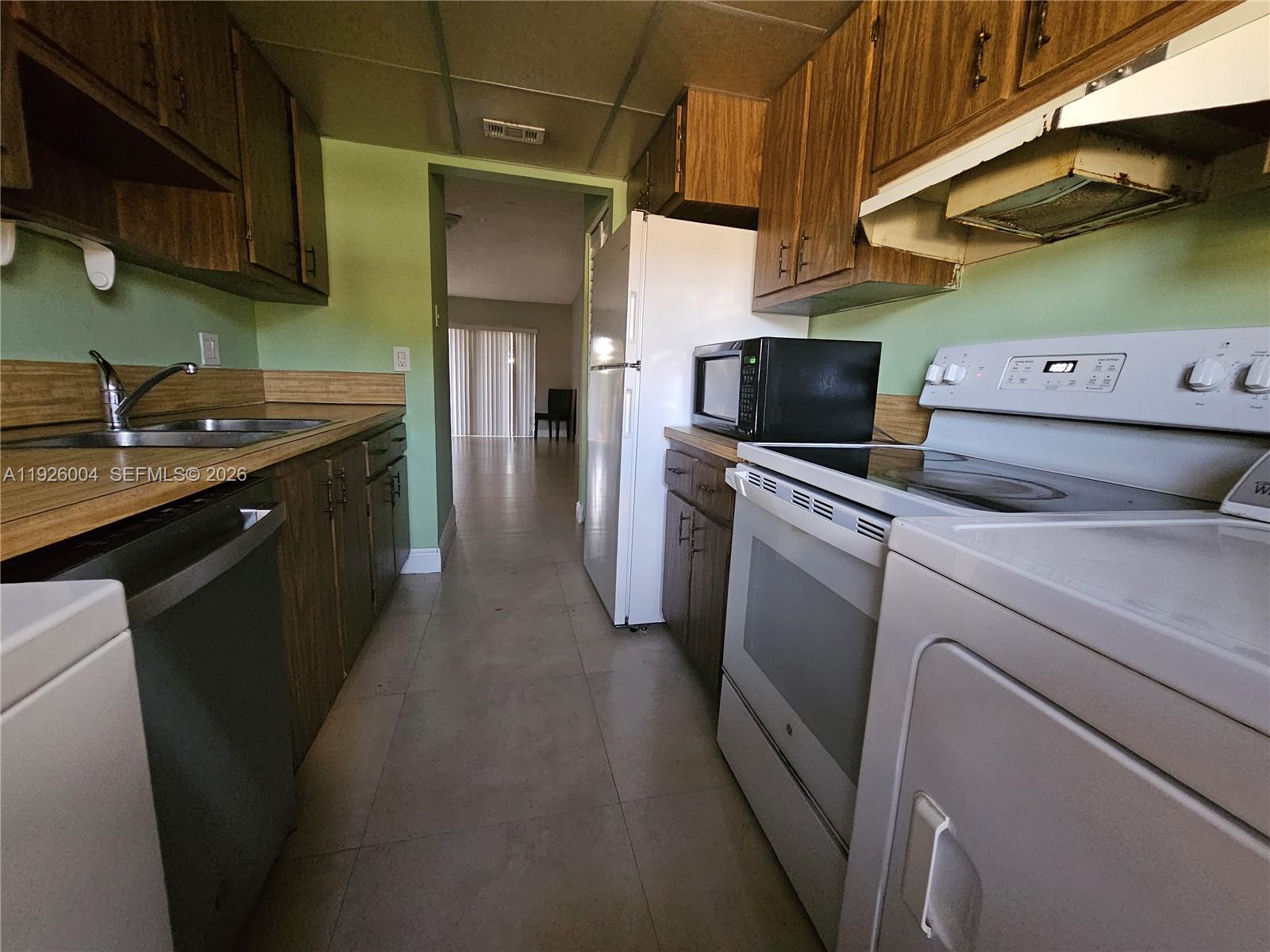 BENT TREE SOUTH - Residential Lease