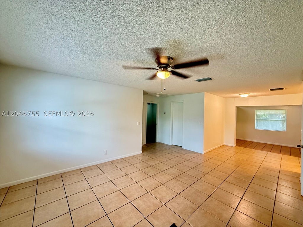 Photo of 12096 Dolphin Dr, Palm Beach Gardens, FL 33410 (MLS # A12046755)