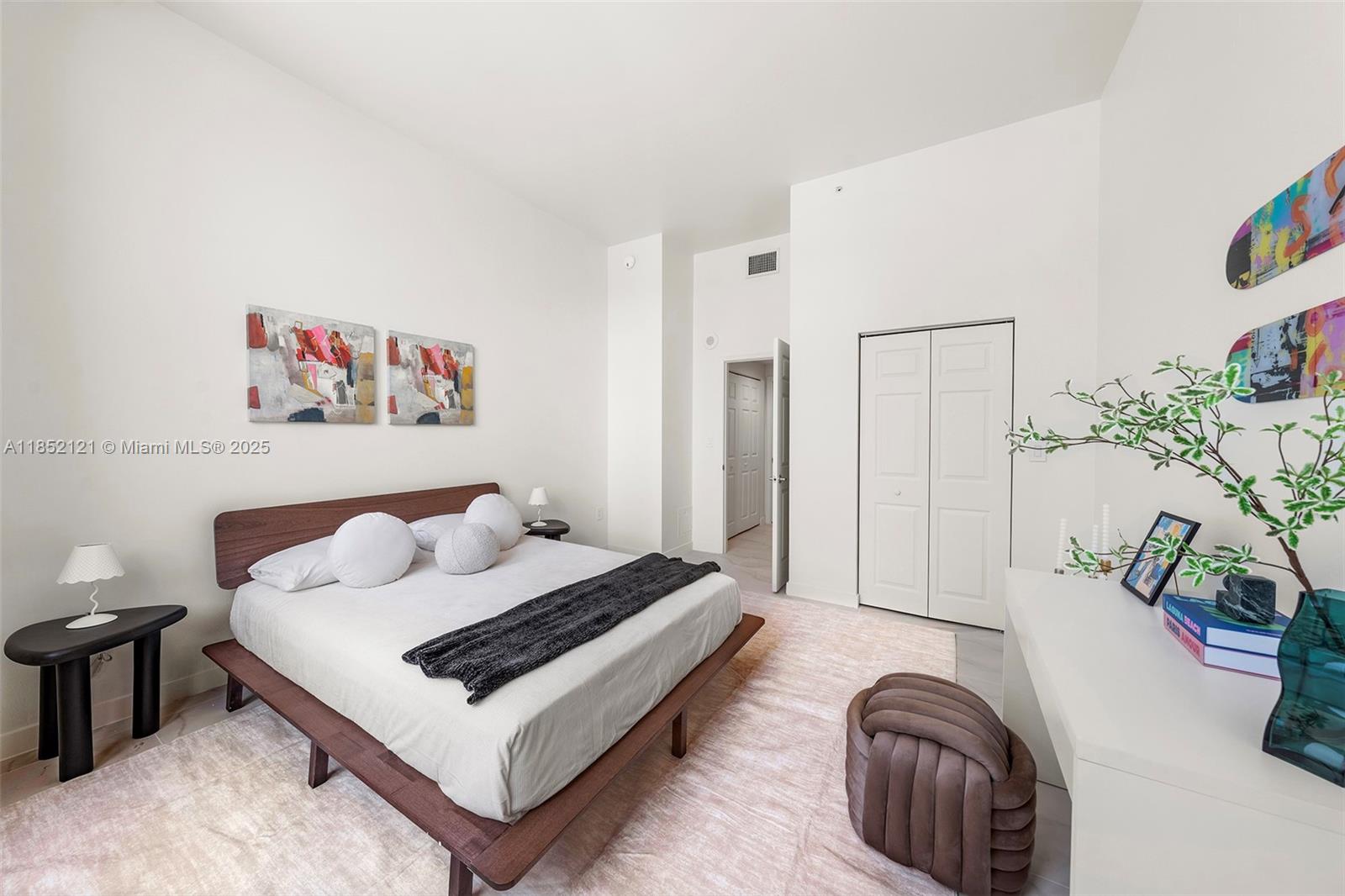 THE MARK ON BRICKELL COND - Residential