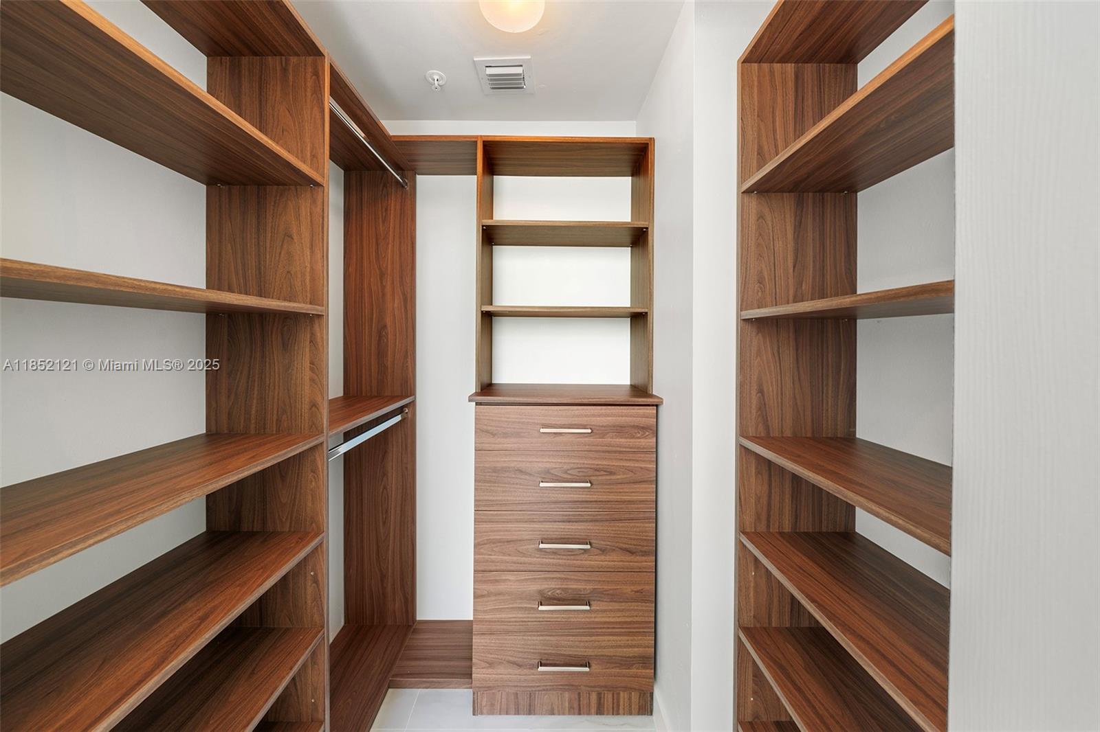 THE MARK ON BRICKELL COND - Residential