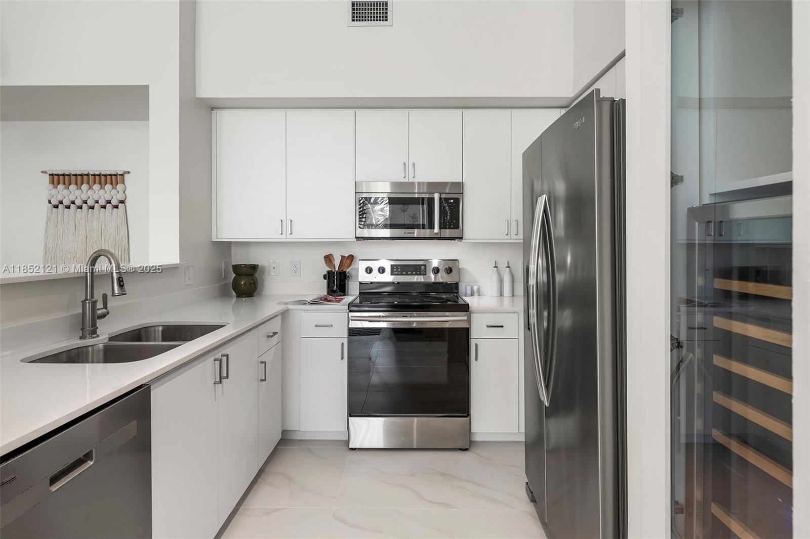 THE MARK ON BRICKELL COND - Residential