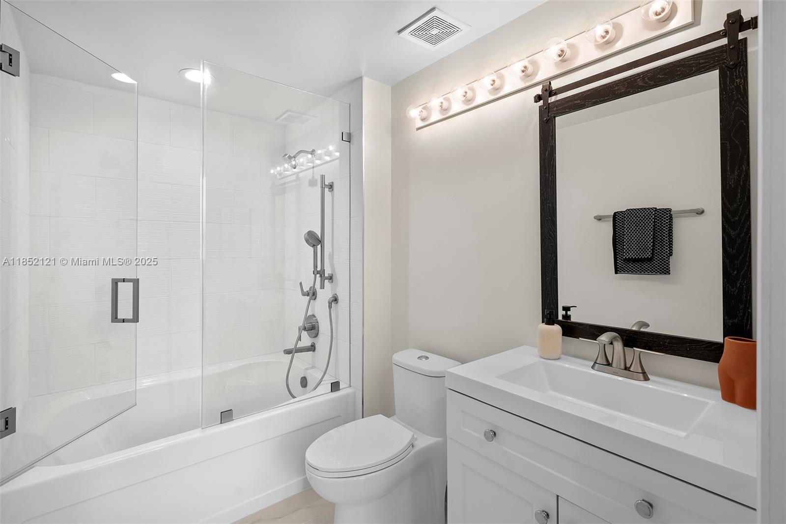 THE MARK ON BRICKELL COND - Residential