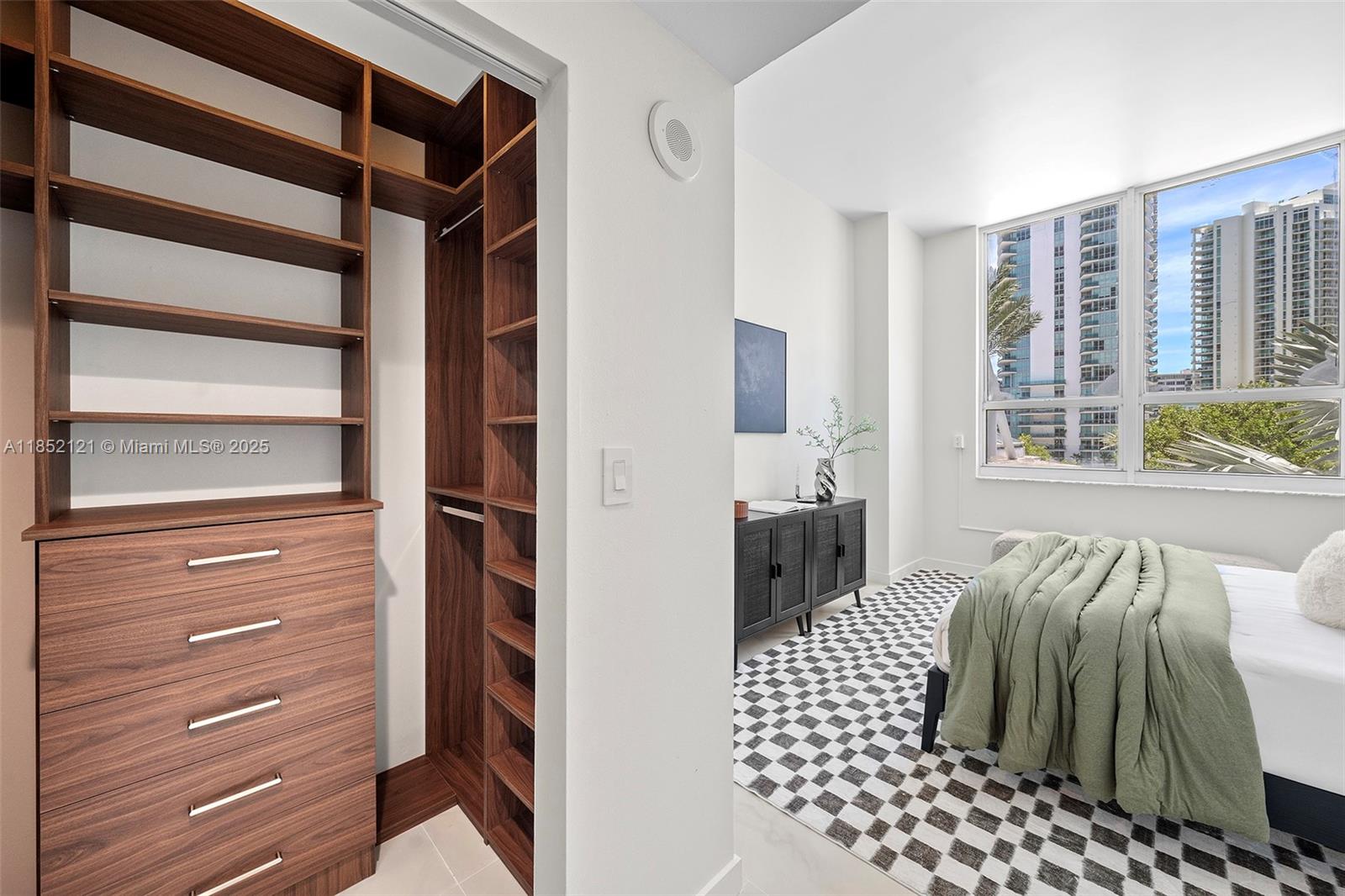 THE MARK ON BRICKELL COND - Residential