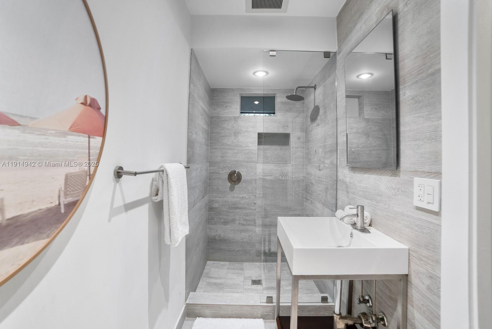 LA GORCE GOLF SUB - Residential