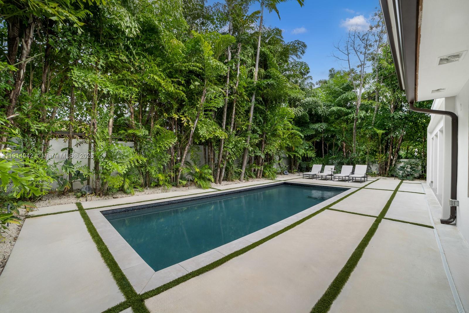 LA GORCE GOLF SUB - Residential