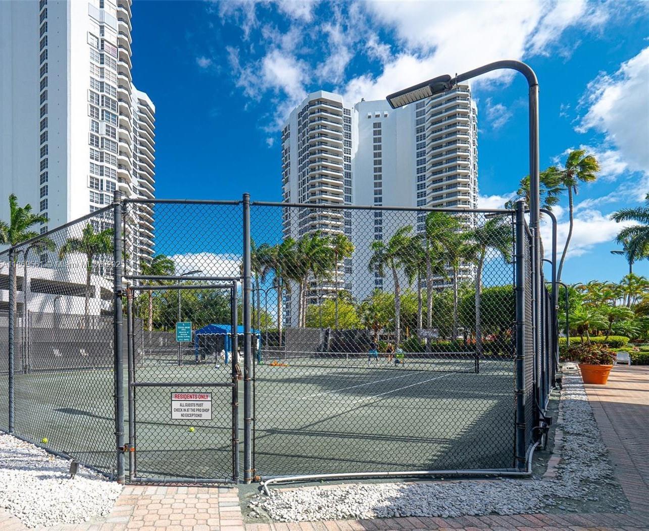 MYSTIC POINTE CONDO NO TW - Residential