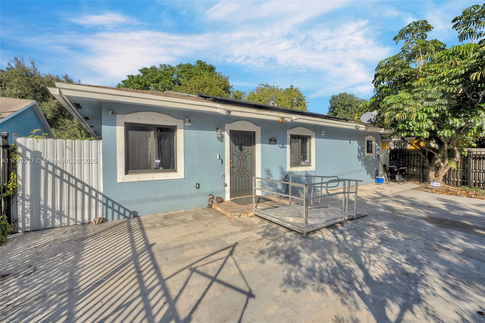 EVERGLADES AVE HEIGHTS AD - Residential