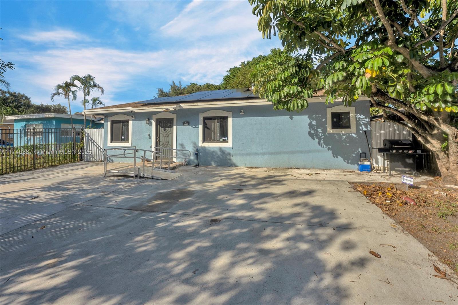 EVERGLADES AVE HEIGHTS AD - Residential
