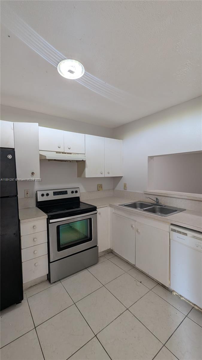 VILLAS AT CIRCLES EDGE CO - Residential