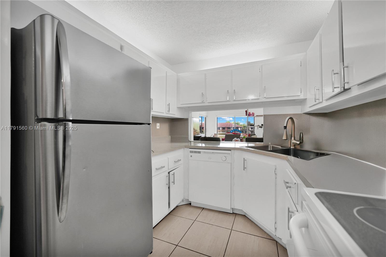 MISTY LAKE CONDO - Residential