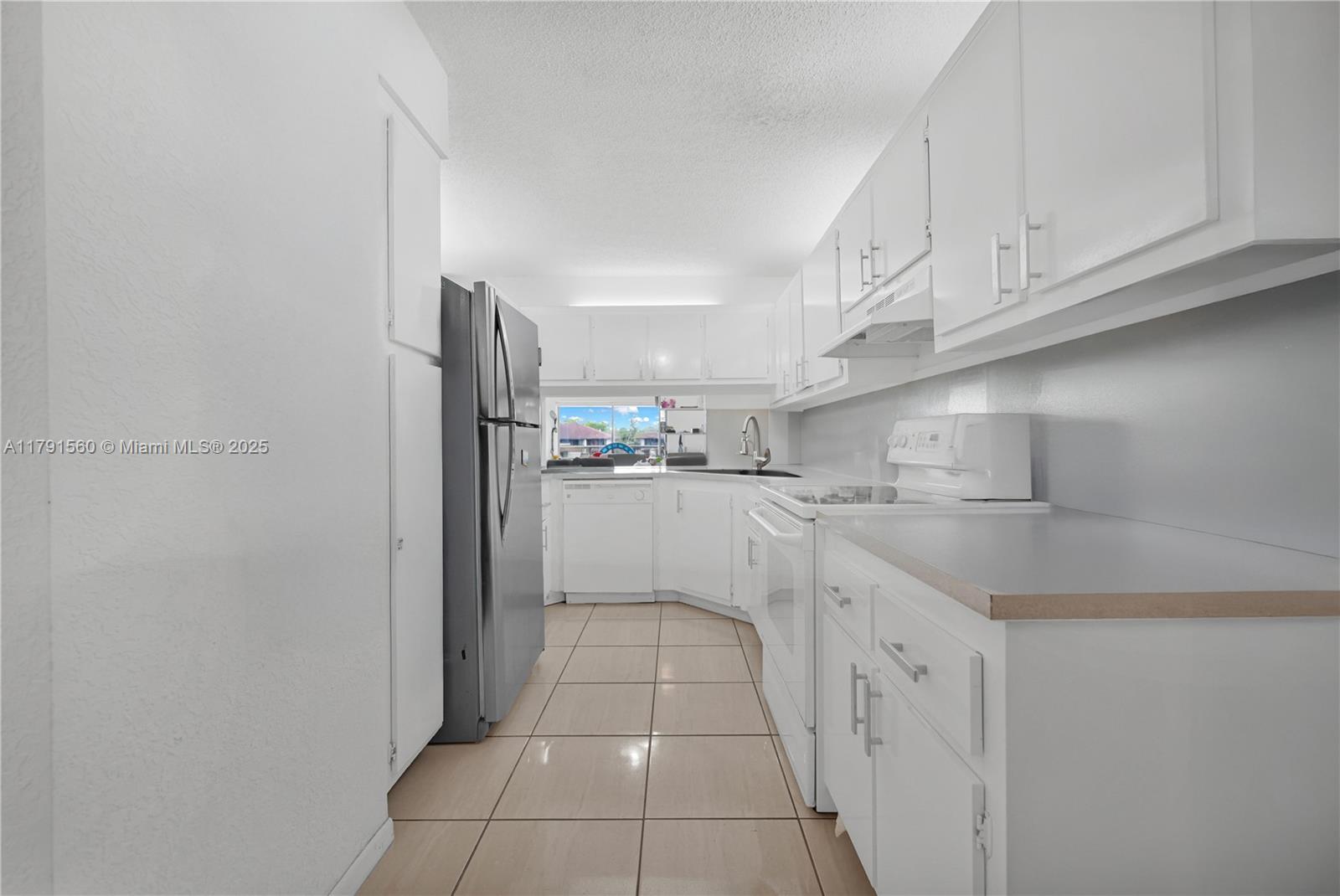 MISTY LAKE CONDO - Residential
