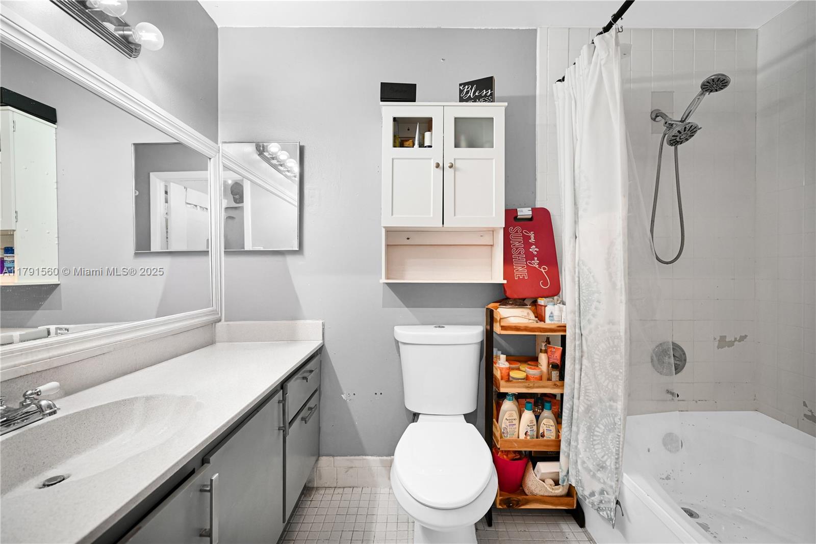 MISTY LAKE CONDO - Residential