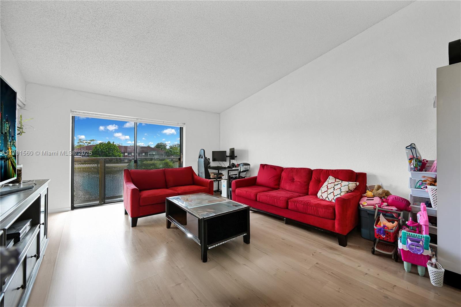 MISTY LAKE CONDO - Residential