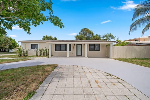 Photo of 1944 NE 2nd Ave, Pompano Beach, FL 33060 (MLS # A12035738)