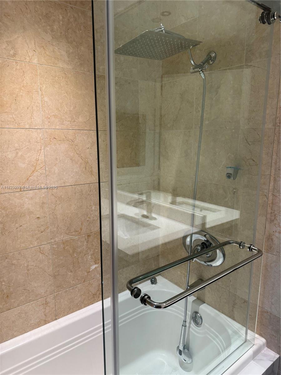 COURTS BRICKELL KEY CONDO - Residential Lease