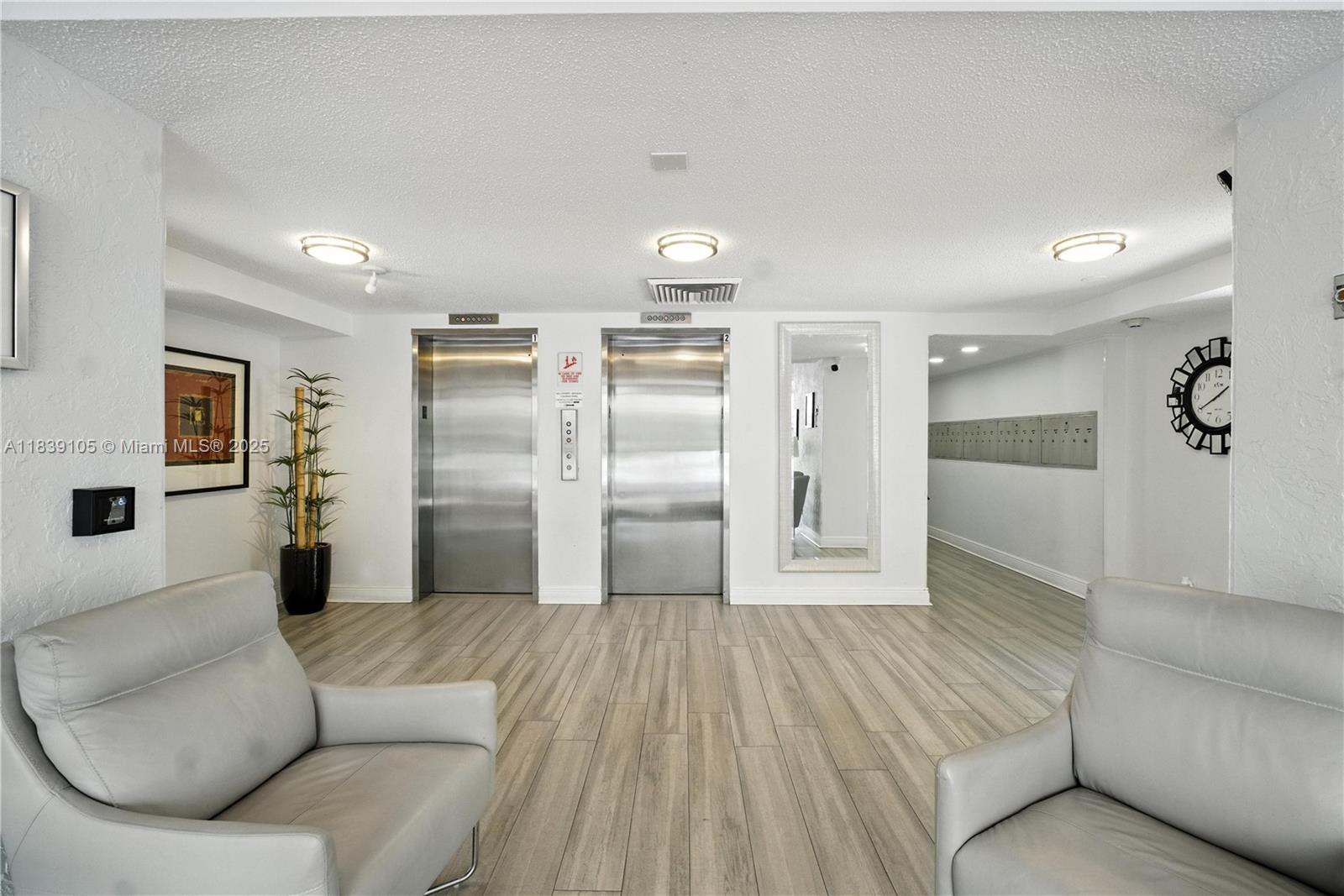 3850 Oaks Clubhouse Dr 307